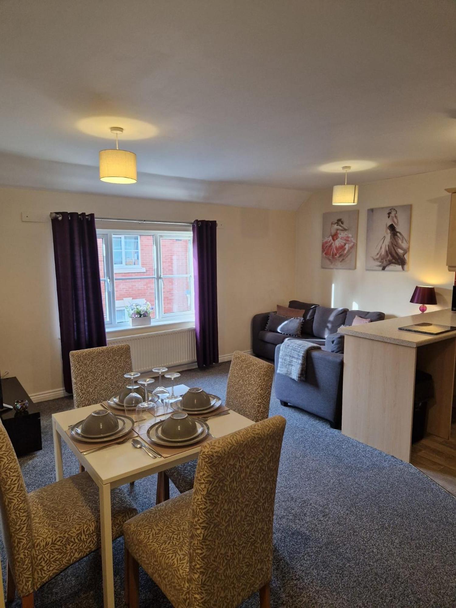 Hereford - Mayflower Coach House, Modern 2 Bedroom Property With Parking, Located South Of Hereford City, Suitable For Small Family, Couple Or Contractors - Sleeps Up To 5 Guests - Hosted By Rentmyhouse Exterior foto