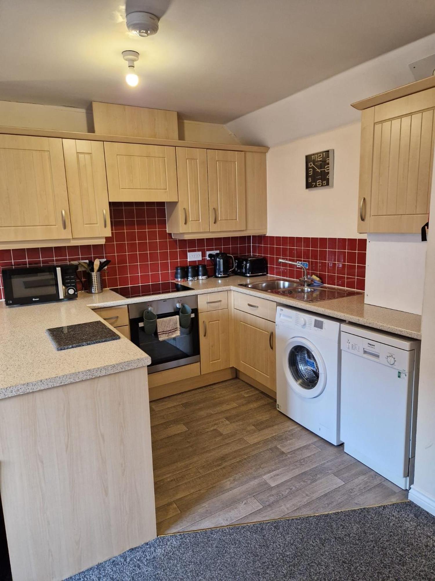 Hereford - Mayflower Coach House, Modern 2 Bedroom Property With Parking, Located South Of Hereford City, Suitable For Small Family, Couple Or Contractors - Sleeps Up To 5 Guests - Hosted By Rentmyhouse Exterior foto